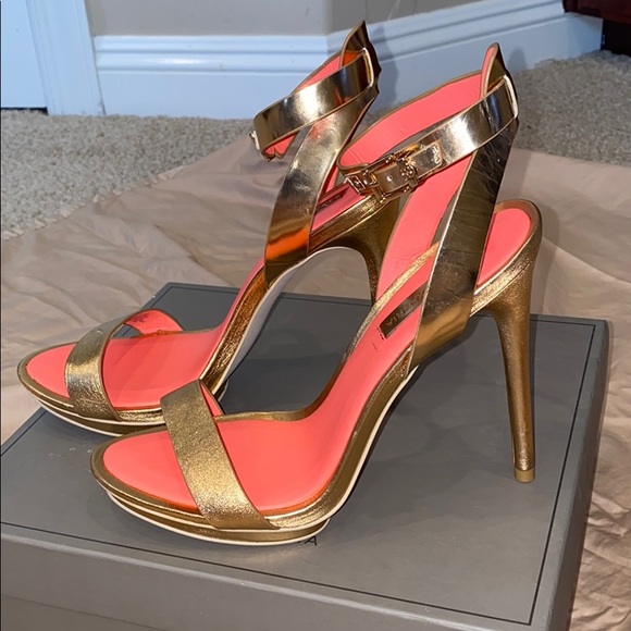 BCBG stunning pink and gold “MA-FINITE” heels - Picture 7 of 7
